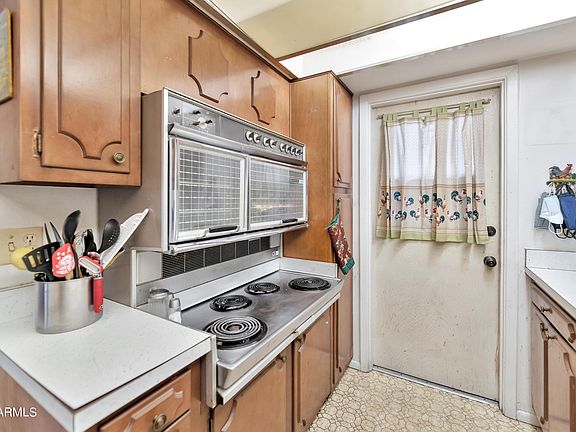 4th image of 1253 E Maryland Ave Unit B