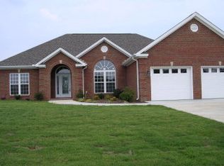 197 Maplewood Dr, Killen, AL 35645