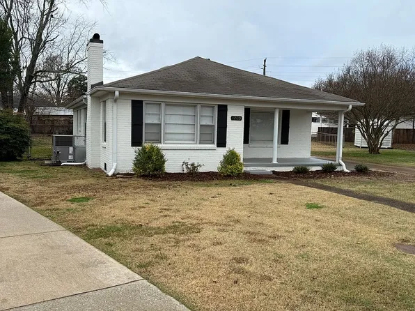 1203 Spruce Cir, Sheffield, AL 35660