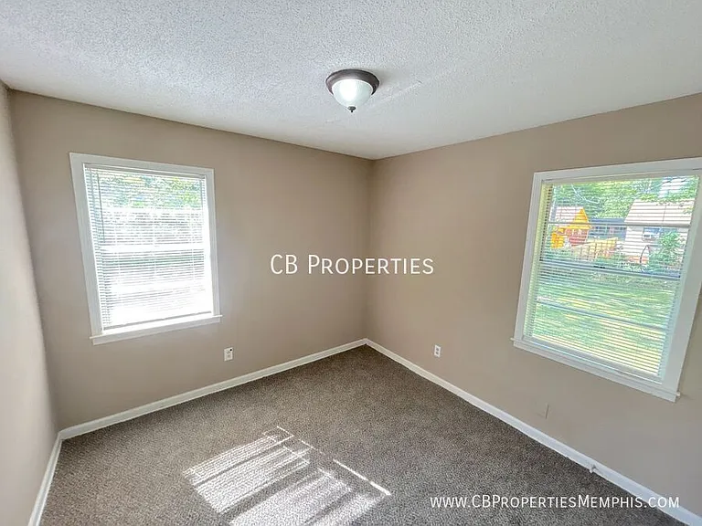 2158 Pueblo Ave — Photo 4