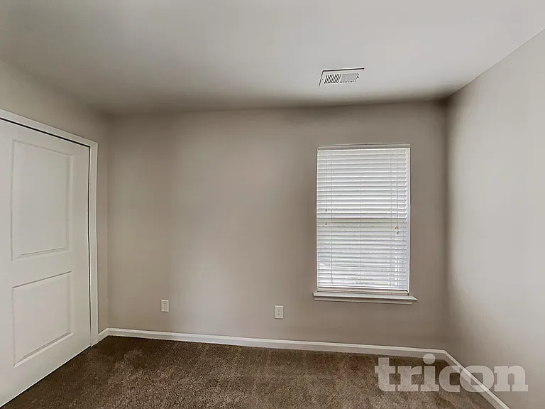 1413 Eastway Dr — Photo 12