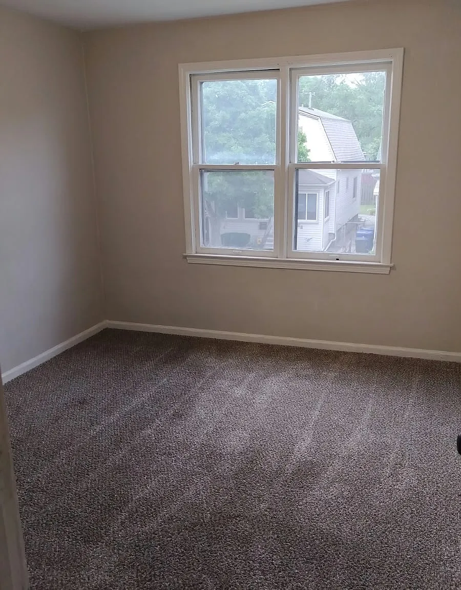 194 Richter Street - 1/2 — Photo 3