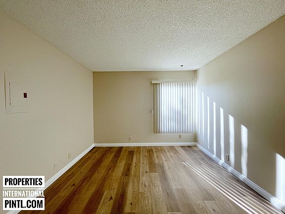 5th image of 2345 Merton Ave APT 108