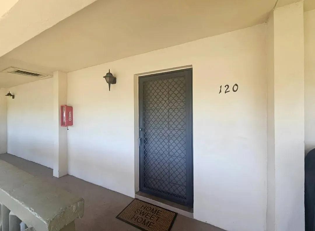 1 bed, 996 sqft, $1,000 — Photo 3