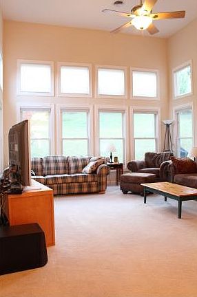 3rd image of 1366 Glen Abbey Way