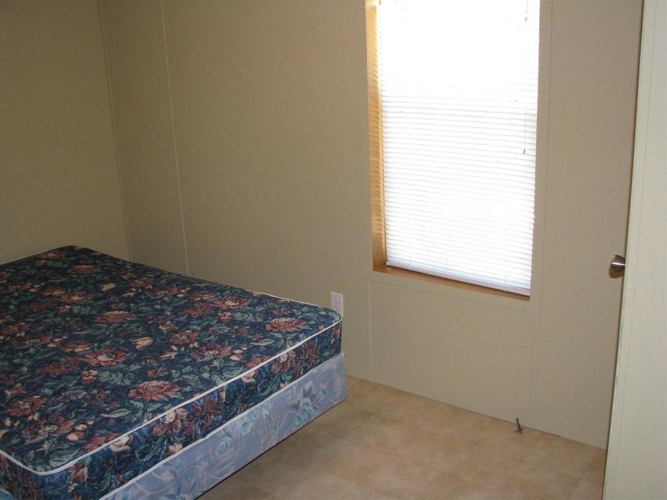 2nd image of 202 Sellers St