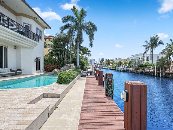 4th image of 932 Banyan Drive