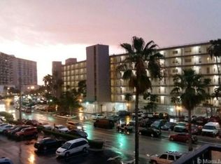 3900 W Hallandale Beach Blvd, Hollywood, FL 33023
