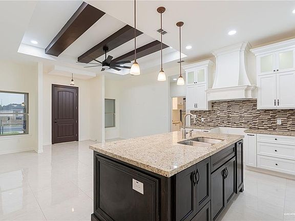 3rd image of 314 Catalina Ave