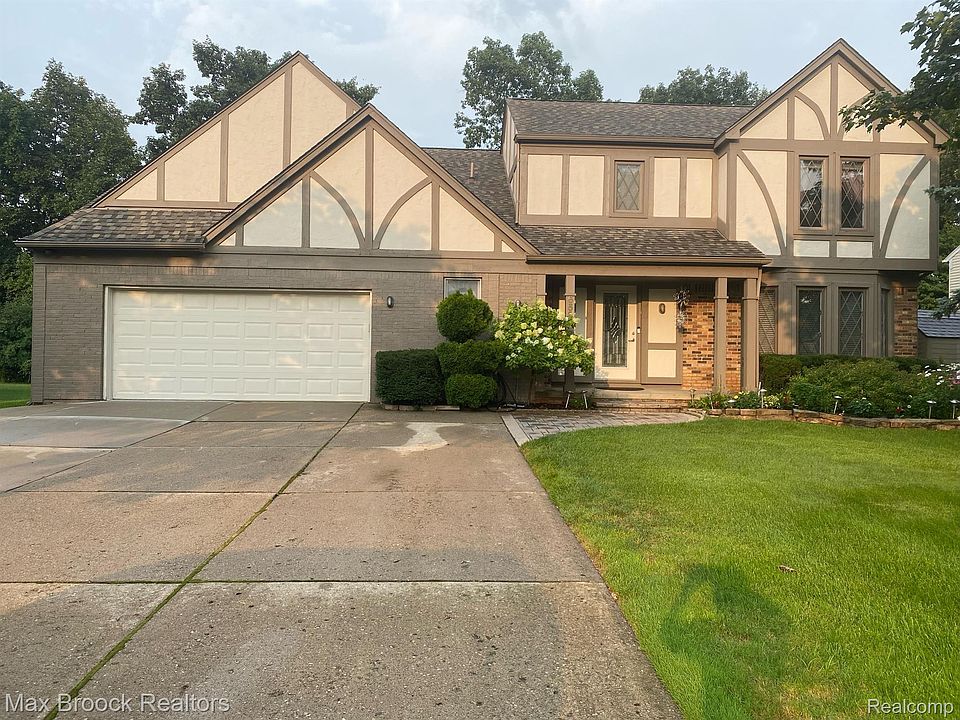 1st image of 5585 Greenbriar Dr