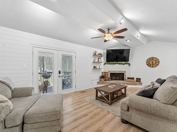 5th image of 207 Annetta Cir