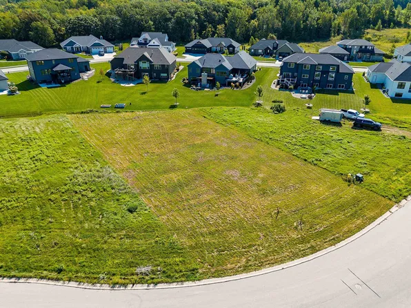 4615 Grande Ridge Dr, De Pere, WI 54115