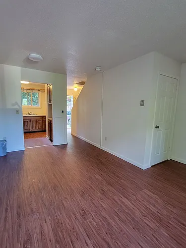 384 College St #5 Photo 1