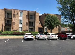 300 W Glebe Rd #302, Alexandria, VA 22305