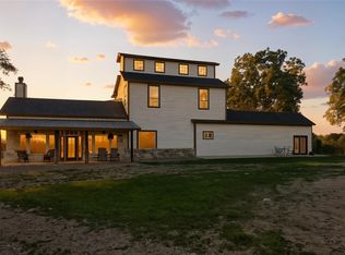 2410 Fm 1680, Moulton, TX 77975