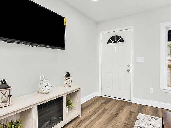 5th image of 1917 Sadlertown Rd