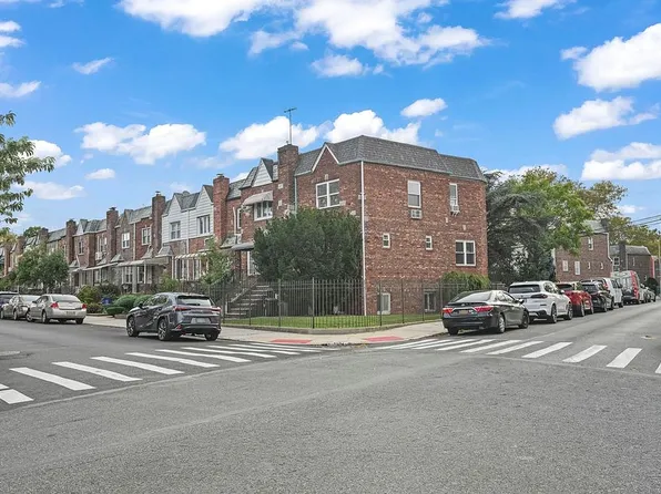 2136 E 28th St, Brooklyn, NY 11229