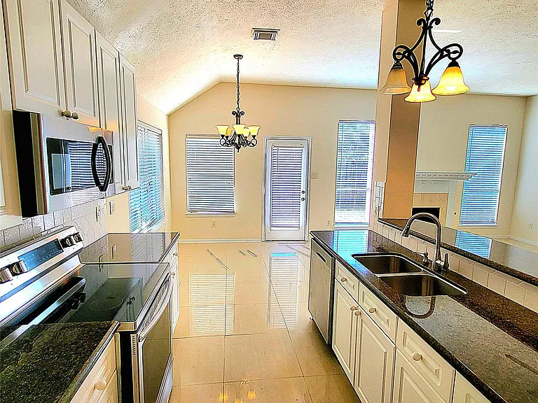 12923 Dove Point Ln — Photo 5