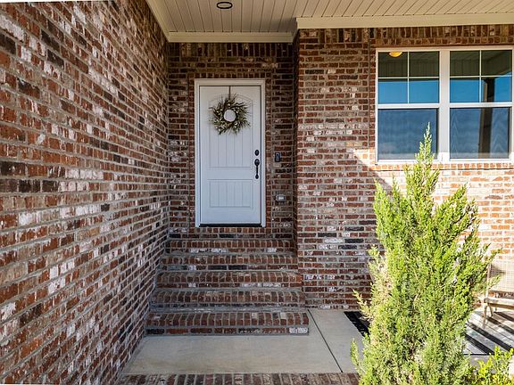 3rd image of 17109 Willow Creek Dr