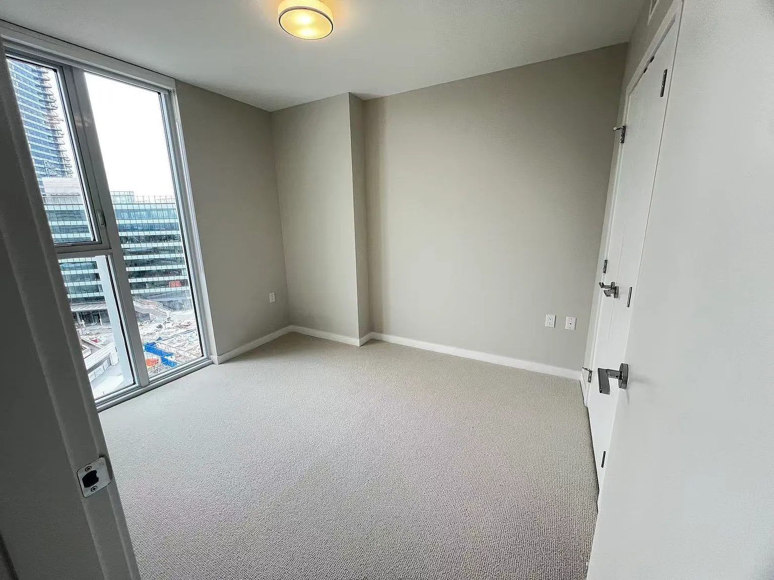 2 bed, 837 sqft, $3,800 — Photo 3