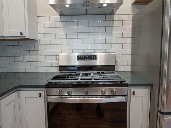 3rd image of 110A Canyon St #0