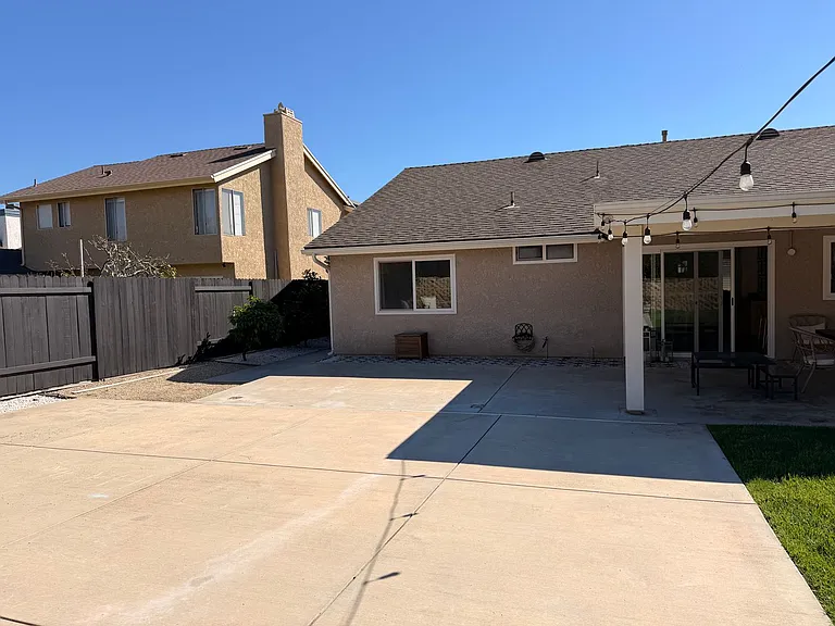 5255 Goldenridge Ct — Photo 28