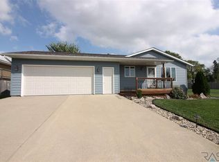 602 S Glenn Ave, Colton, SD 57018