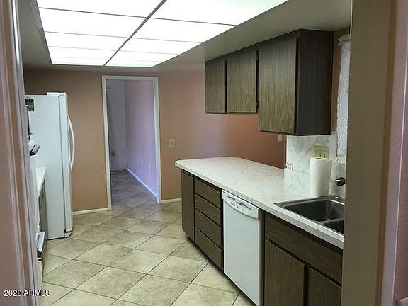 3rd image of 9518 W Greenhurst Dr
