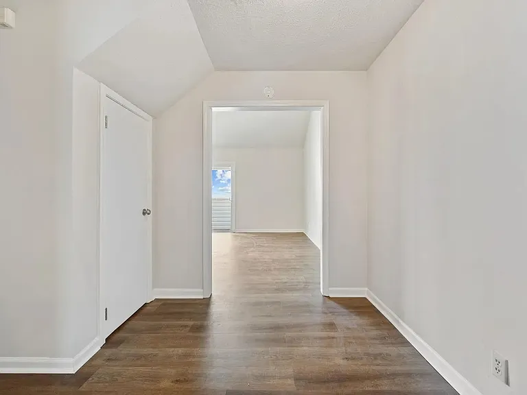 209 Cedar St #F2 — Photo 5