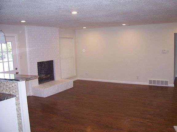 2nd image of 1505 Iroquois Dr
