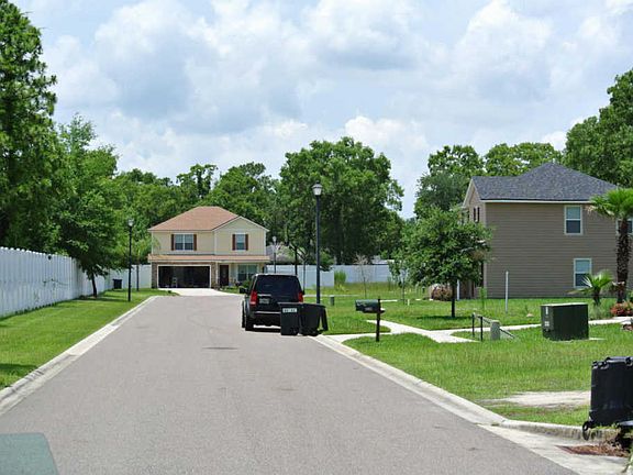 3rd image of 8105 Byrd Landing Ct