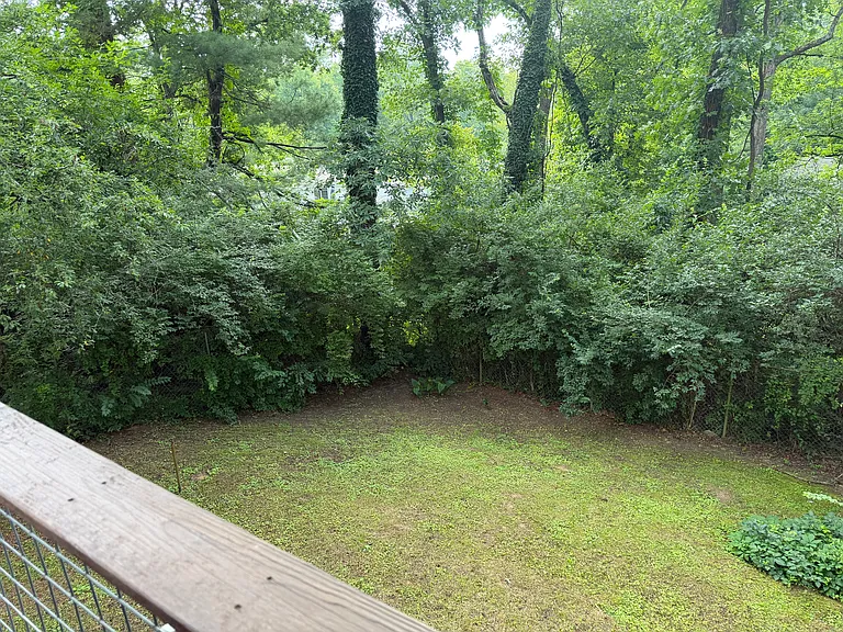 1302 James Blvd — Photo 4