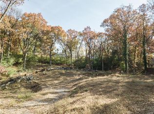 2820 Oledel Rd, Saint Louis, MO 63125