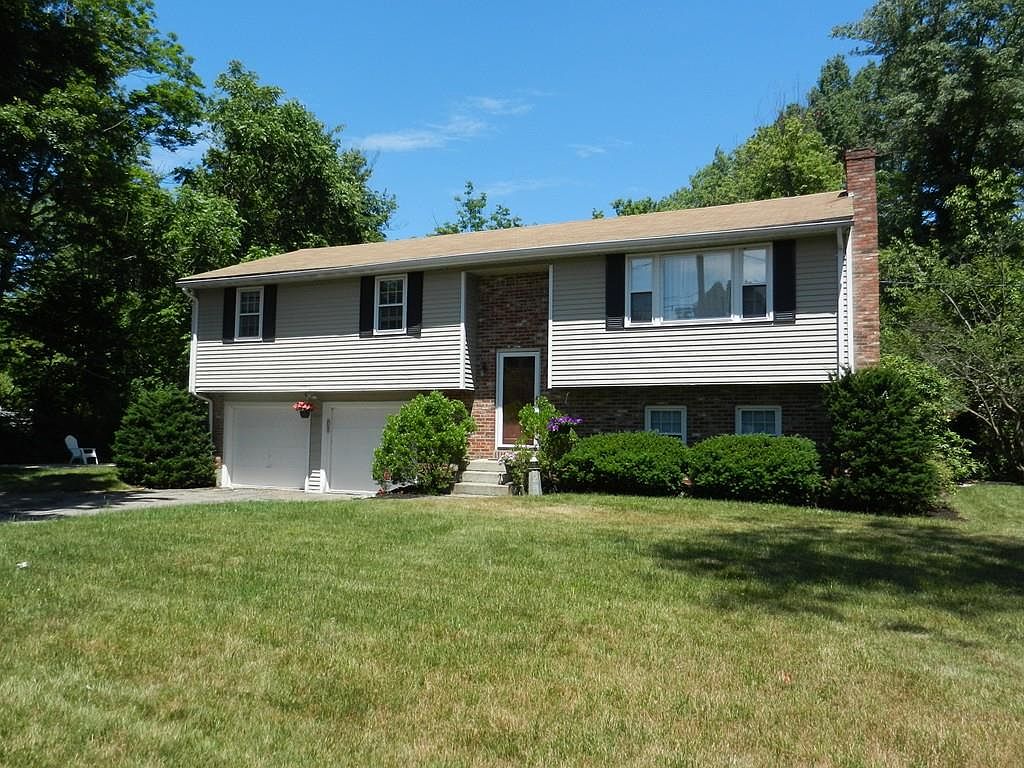 354 Village St, Medway, MA 02053 Zillow