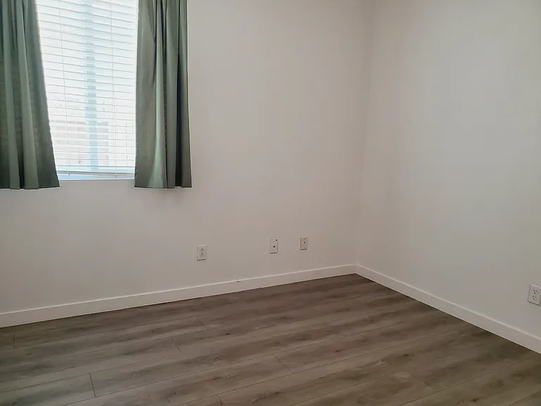 3070 Hawaii Ct — Photo 13