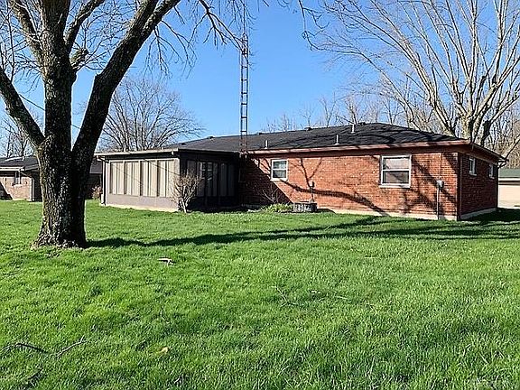 3rd image of 771 Fairgrove Way