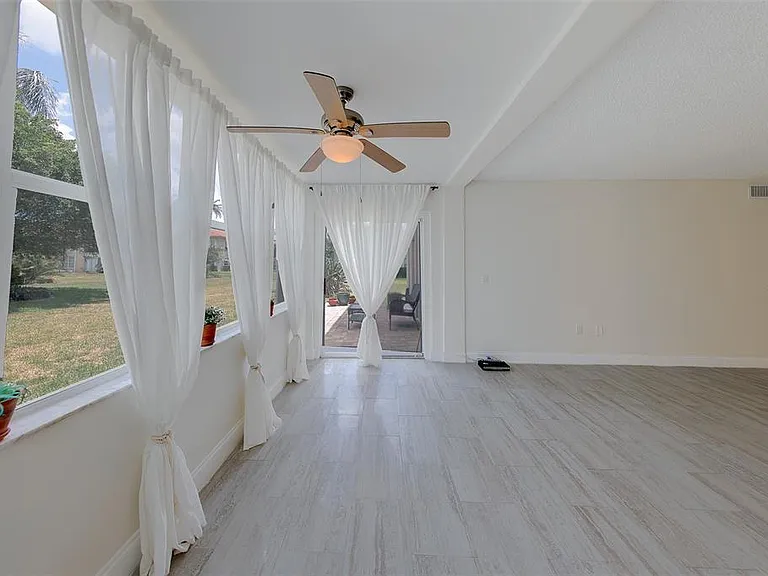 10215 Regal Dr #4 — Photo 17