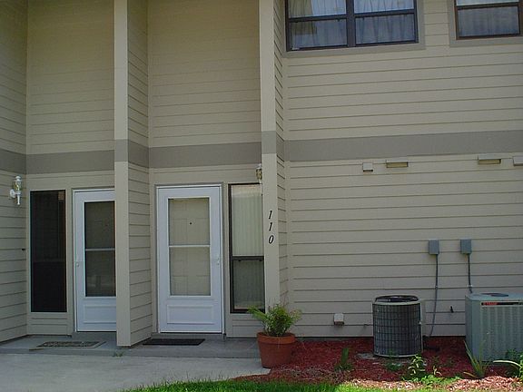 2nd image of 110 Hiawatha Ct E