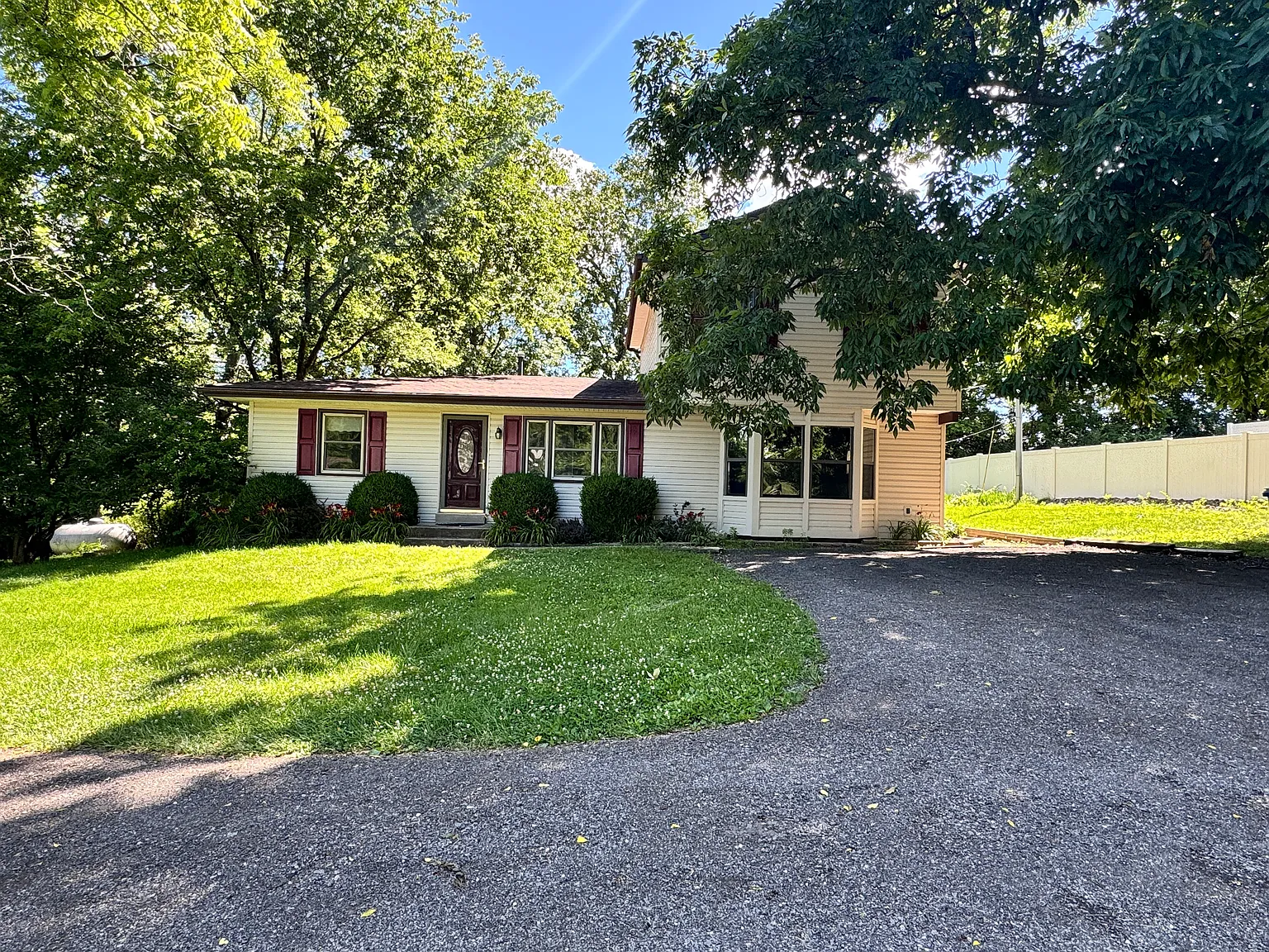 12 Schremmer Pl — Photo 1