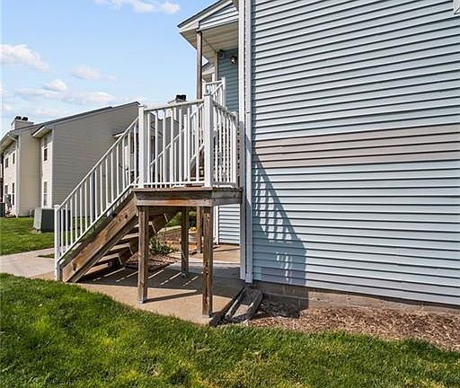 5th image of 615 Bluff Ct #203
