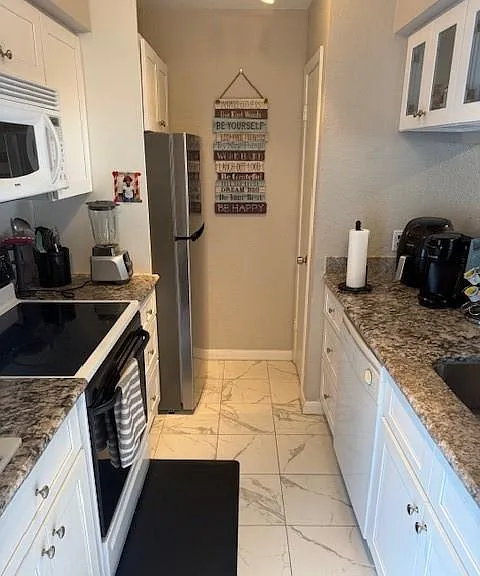 6111 Beverly Hill St #35 — Photo 8