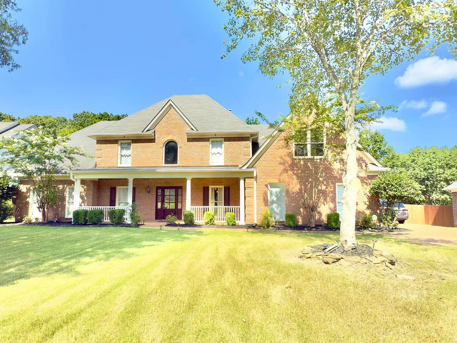 5 bed, 3.5 bath, 4160 sqft, $3,550 — Photo 1