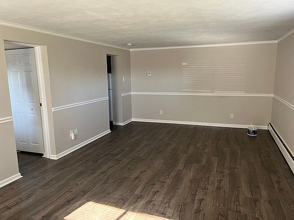 3rd image of 11 Reese Ave Suite B