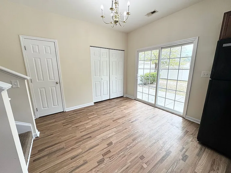109 Spring Creek Dr — Photo 5