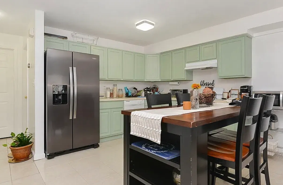 2 bed, 1200 sqft, $2,800 — Photo 2