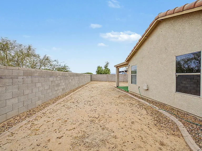 33856 N Cherry Creek Rd — Photo 28