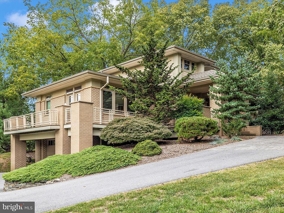 1st image of 18706 Briarwood Dr