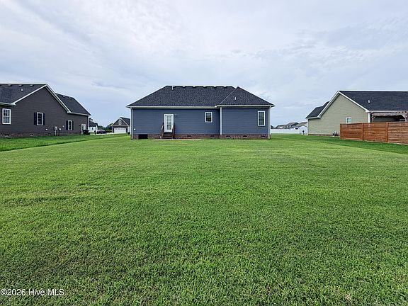 5th image of 406 Spinnaker Street