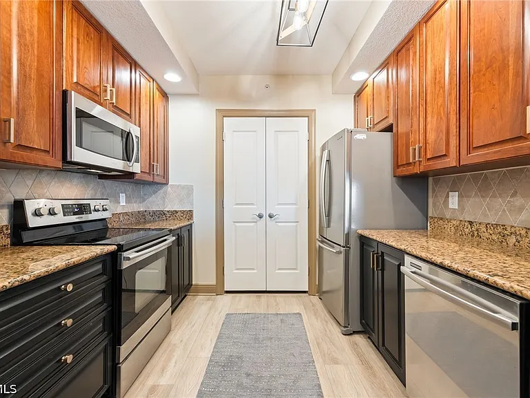 2825 Palm Beach Blvd #401 — Photo 13