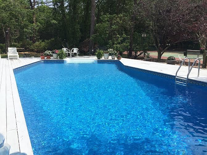 1st image of 13 Elizabeth Ln